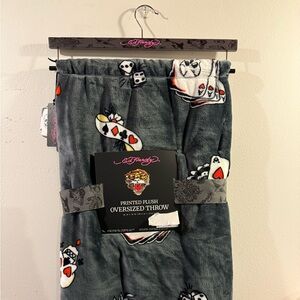 Ed Hardy tattoo print skulls & aces plush blanket throw BNWT